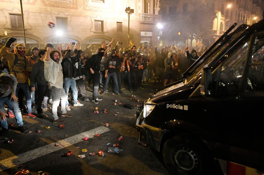 Przypomnijmy, że pierwotnie spotkanie miało się odbyć 26 października, ale zostało przełożone z powodu licznych protestów w Barcelonie 