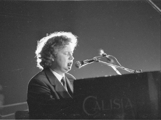 Marek Grechuta przy fortepianie