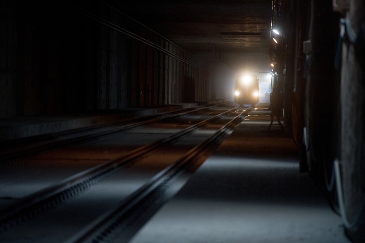 Pierwszy pociąg, specjalny skład przygotowany przez PKP PL - Ekspress Inwestycyjny, wjechał na dworzec Łódź Fabryczna. (zuz) PAP/Grzegorz Michałowski