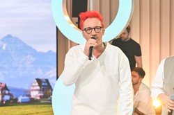 Nie do wiary, jak na scenie wystąpił Michał Wiśniewski. Damskie szpilki to początek [FOTO]