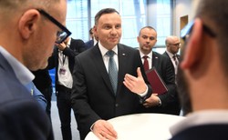 Historyk nie chce prezydenckiego medalu. "Przyznany przez Pana byłby dla mnie dyshonorem"