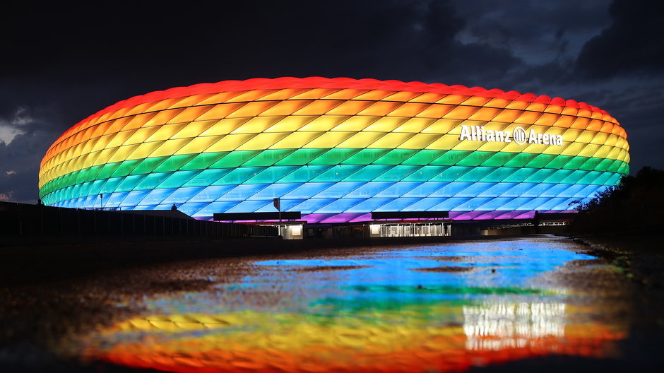 Allianz Arena w kolorach tęczy