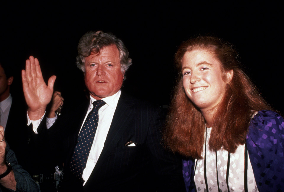 Kara Kennedy z ojcem, Tedem (1984)