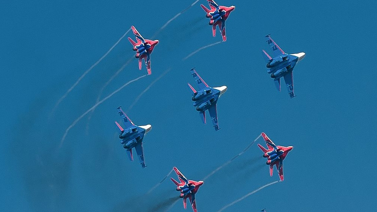 W paradzie wojskowej w Sewastopolu 9 maja weźmie udział 70 samolotów rosyjskich sił powietrznych. Liczba maszyn symbolizuje 70. rocznicę wyzwolenia Krymu od niemieckich wojsk faszystowskich - powiedział minister obrony Rosji generał Siergiej Szojgu.