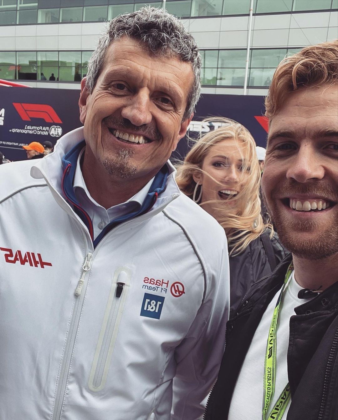 Americká lyžiarka Mikaela Shiffrin si cez víkend užívala preteky F1 vo Veľkej Británii. 