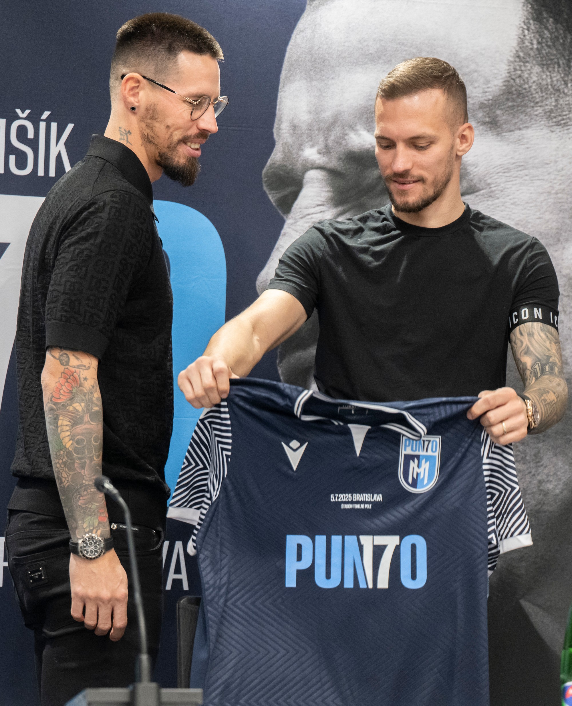 Bývalý slovenský futbalista Marek Hamšík a slovenský futbalista Lukáš Haraslín. 