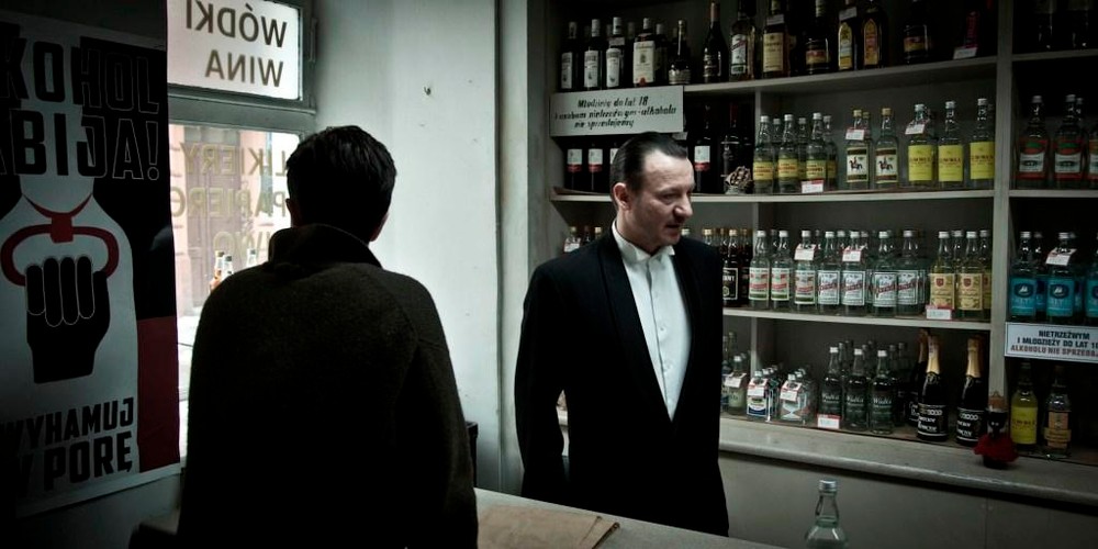 Robert Więckiewicz w filmie 'Pod Mocnym Aniołem'