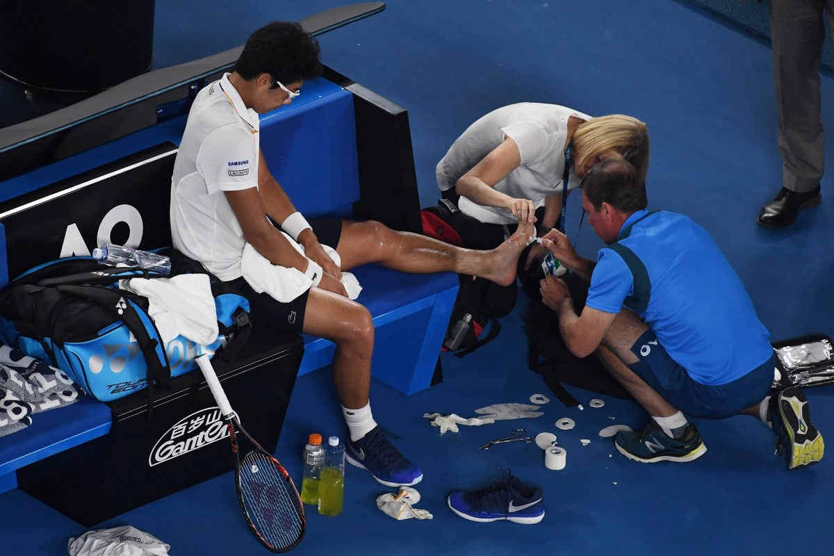 Australian Open: Siódmy finał Federera po kreczu Chunga