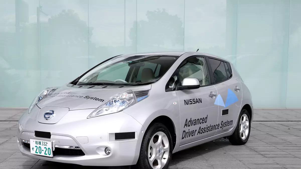 Ten Nissan Leaf jeździ bez kierowcy