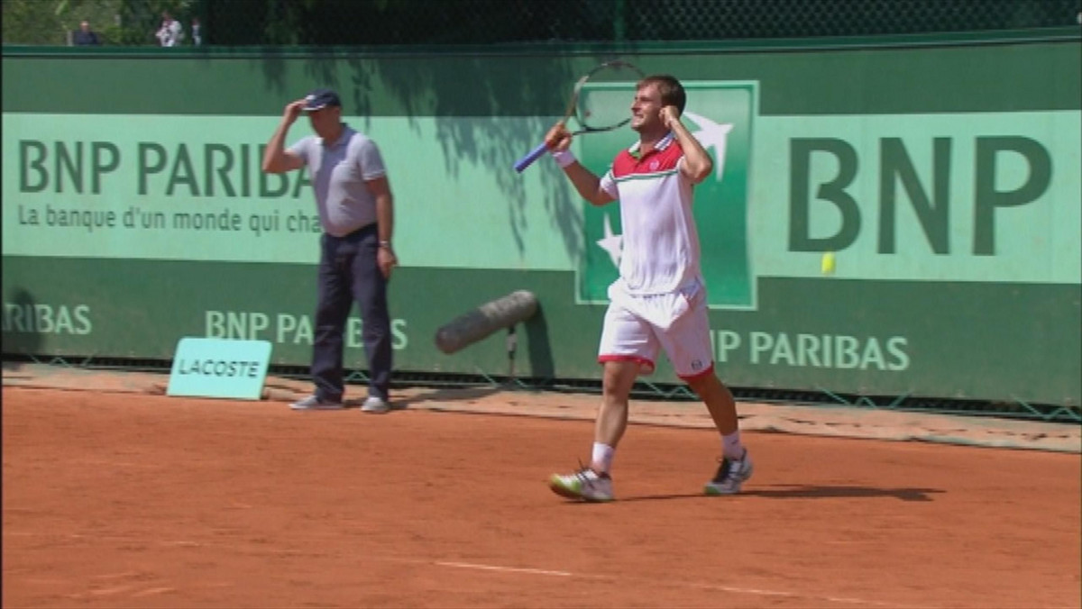 Rumun Adrian Ungur (204. ATP) po raz drugi w karierze zagra w turnieju głównym French Open. W czwartek 31-letni mieszkaniec Bukaresztu pokonał w trzeciej rundzie kwalifikacji Amerykanina Francesa Tiafoe (188. ATP) 4:6, 6:2, 6:4, a w swoim pierwszym tegorocznym meczu na kortach Rolanda Garrosa po trzysetowym boju wyeliminował jego rodaka Tima Smyczka.