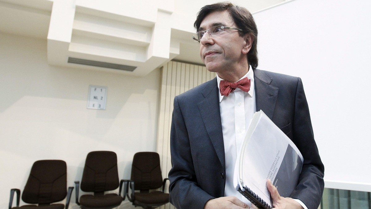 Elio Di Rupo, któremu król Belgów 16 maja powierzył misję utworzenia rządu ponad rok po wyborach parlamentarnych, złożył rezygnację. Kryzys polityczny w Belgii trwa już 13 miesięcy.