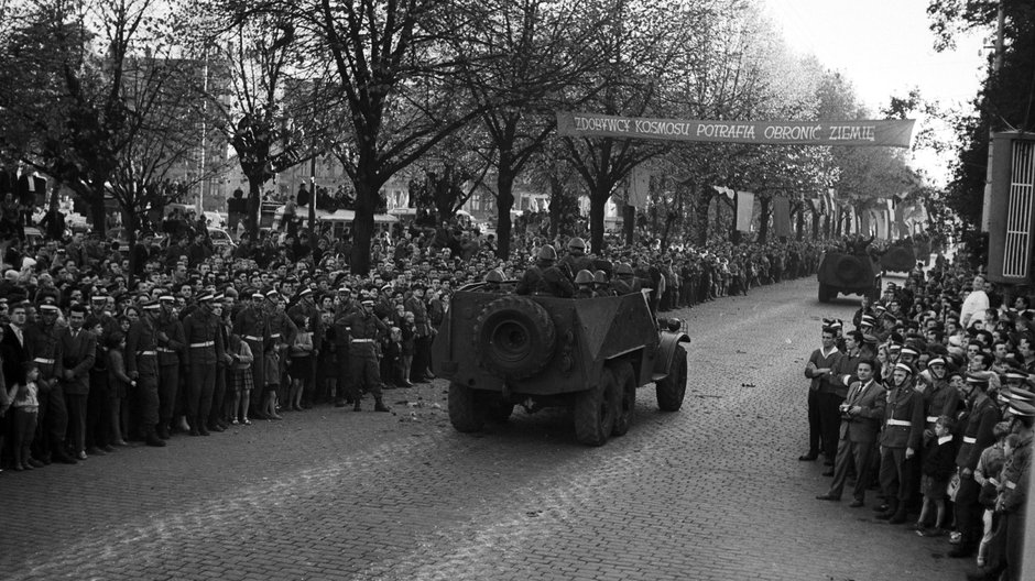 Defilada Wojsk Układu Warszawskiego w 1962 r. podczas której doszło do tragicznego wypadku