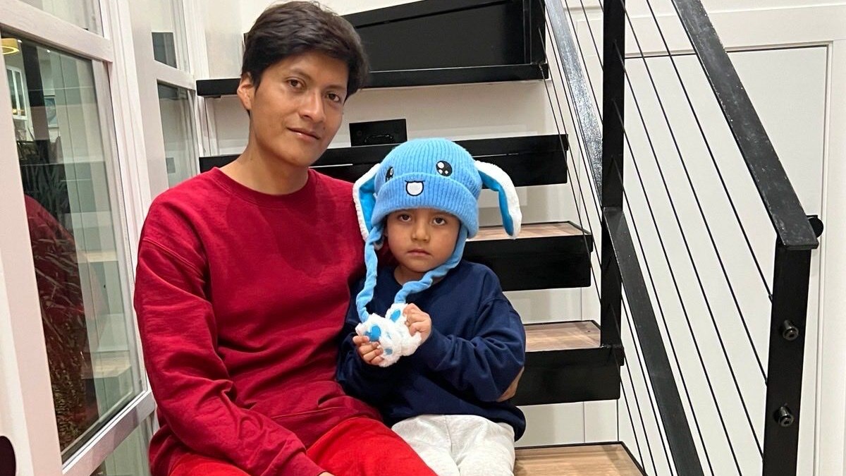 Adrijan Koneho Arijas sa sinom Lijamom u San Antoniju, Teksas, 31. januara