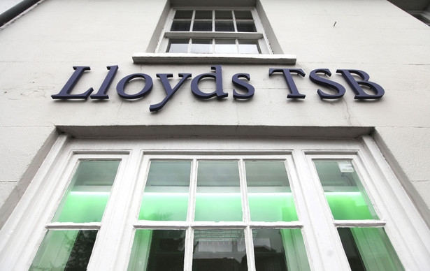 W.Brytania: Bank spółdzielczy Co-op przejmie 632 oddziały Lloydsa
