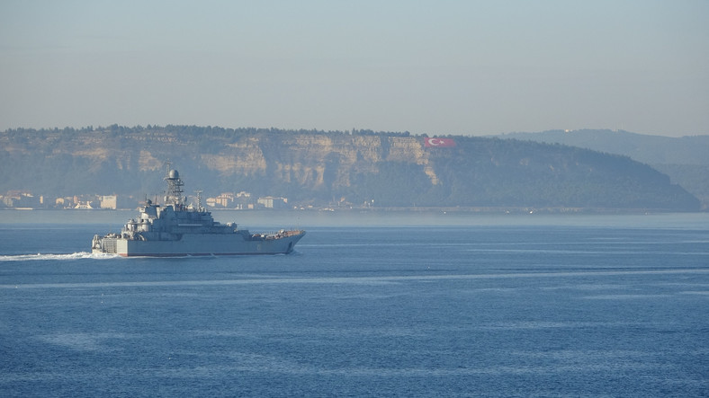 Okręt o nazwie "Azow" Floty Czarnomorskiej w Turcji, 11 stycznia 2020 r.