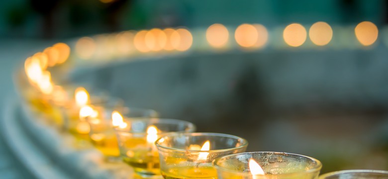 Czy odświeżacze powietrza i świece zapachowe szkodzą zdrowiu? Sposoby na naturalne, piękne zapachy w domu