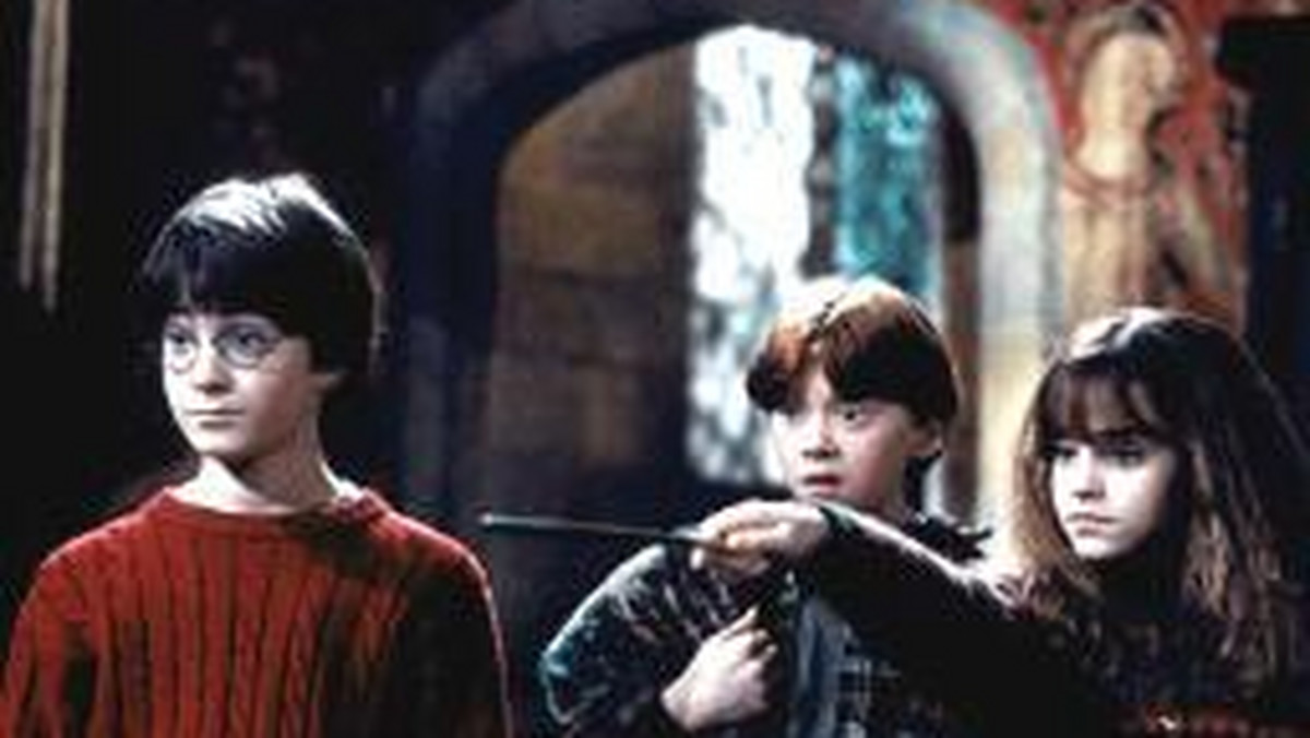 Specjaliści od przemysłu filmowego przewidują, że film "Harry Potter i kamień filozoficzny" stanie się przebojem wszech czasów.