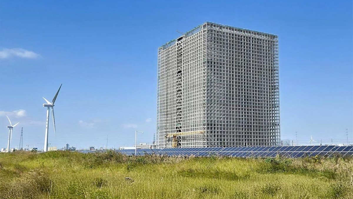 Cum funcționează prima clădire din lume transformată în baterie gravitațională. 12.672 de blocuri de beton produc energie, iar proiectul costă 150 de milioane de euro
