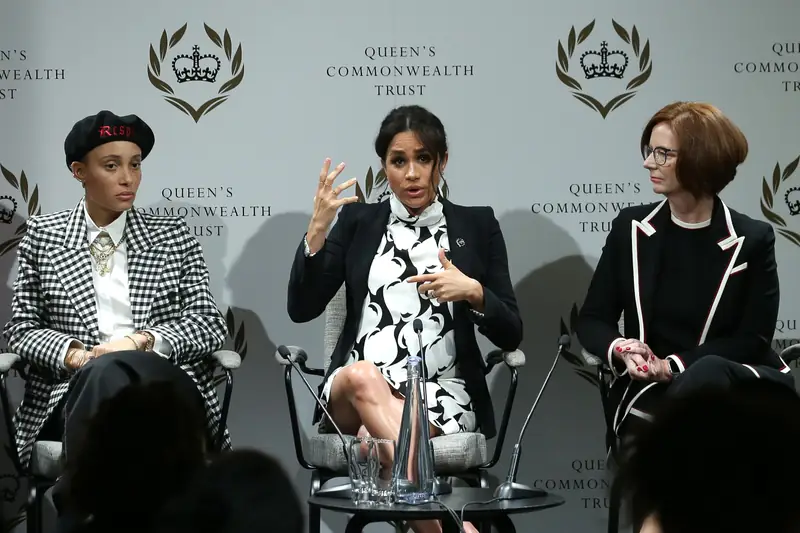 Adwoa Aboah z Meghan, księżną Sussex i byłą premier Australii Julią Gillard. Dyskusja zwołana przez &quot;Queen&#39;s Commonwealth Trust&quot; z okazji Międzynarodowego Dnia Kobiet 8 marca 2019 roku w Londynie. (Zdjęcie: Daniel Leal-Olivas - WPA Pool / Getty Images)