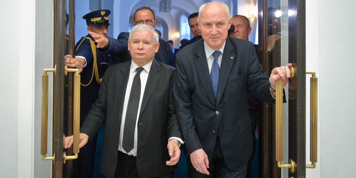 Za wierność Kaczyńskiemu zarobią miliony!