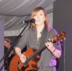 Wielki powrót legendy lat 90. Edyta promienieje!