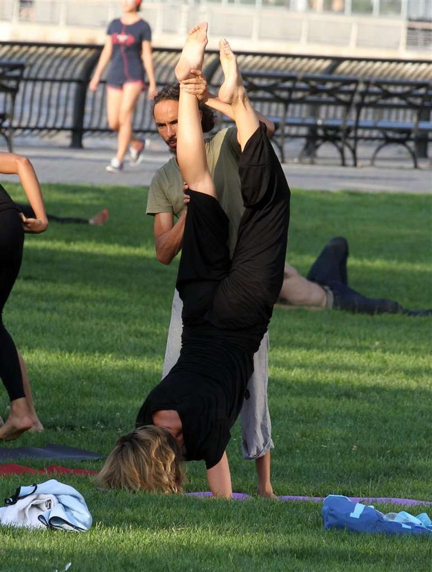 Heidi Klum ćwiczy jogę