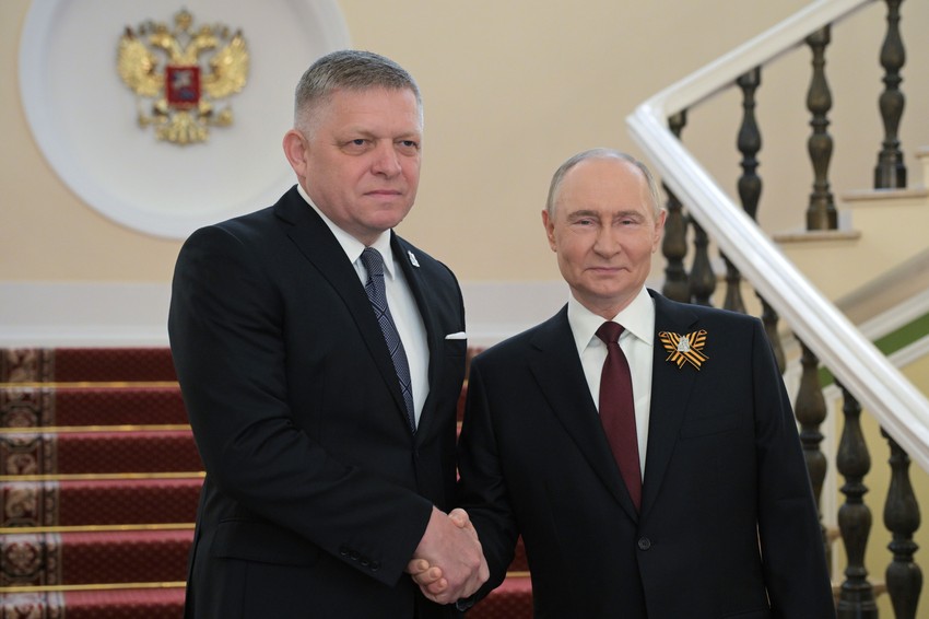 Robert Fico i Vladimir Putin u Moskvi za Dan pobede