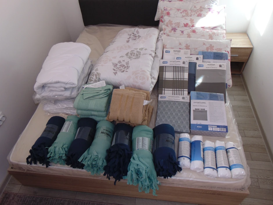 Pored nove kuće, stigle su i potrepštine za decu