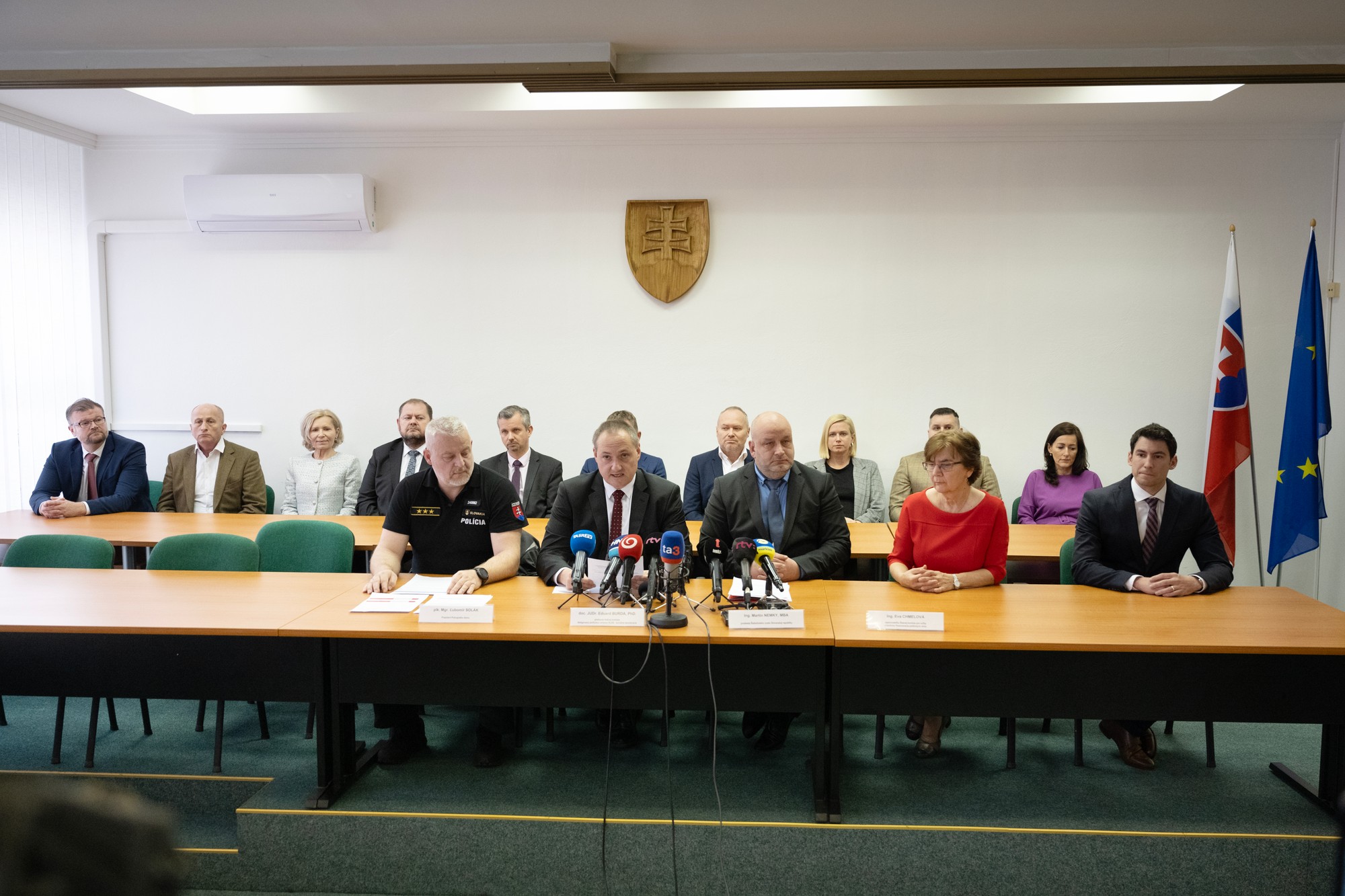 Volebná komisia potvrdila postup Korčoka a Pellegriniho do druhého kola.