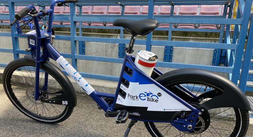 Rower Park-e-Bike wypożycza się bez żadnych opłat na cały dzień – informuje Zarząd Transportu Publicznego w Krakowie