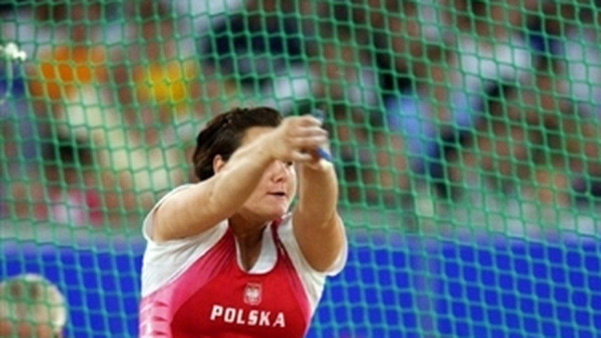 Była najmłodsza polską mistrzynią olimpijską. Kiedy zdobywała złoty medal w Sydney miała zaledwie 17 lat i 330 dni. Podczas tych igrzysk triumfowała w rzucie młotem, który w wykonaniu kobiet debiutował na olimpiadzie.