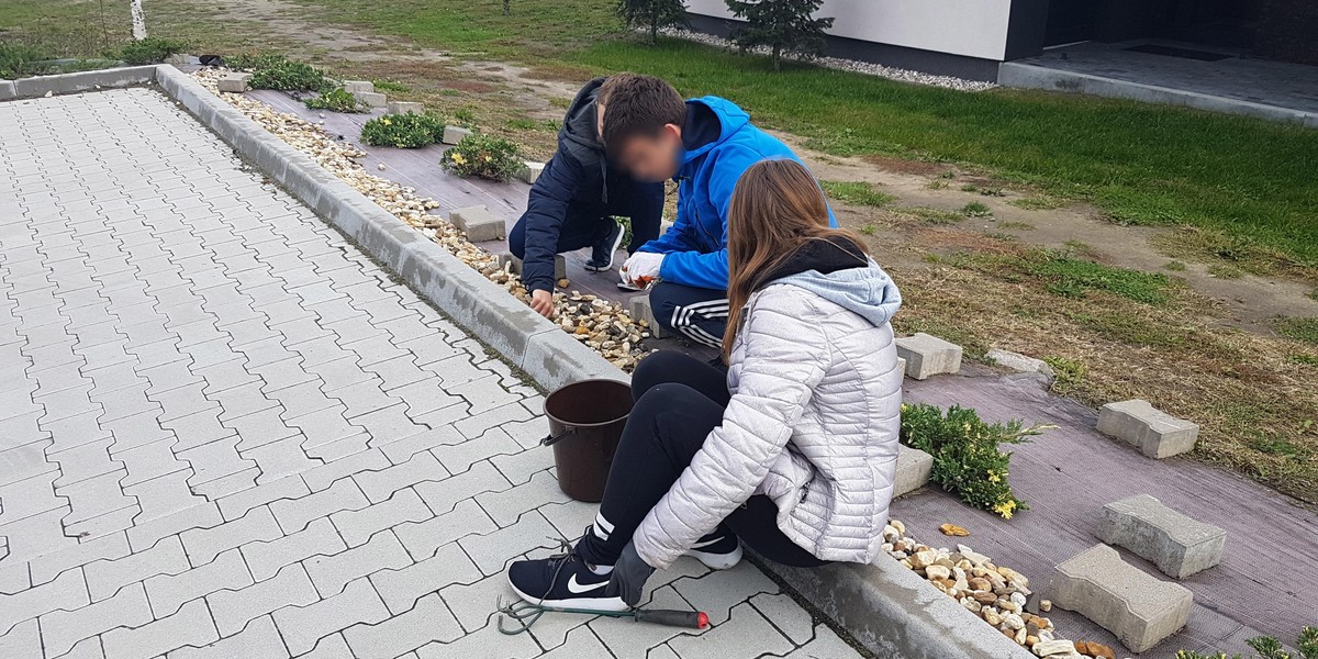 Kontrowersyjny pomysł proboszcza. Tak kazał odpokutować młodzieży