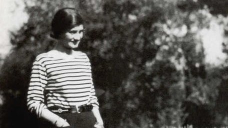 Coco Chanel w 1928 roku - domena publiczna