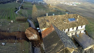 Ogromny głaz stoczył się na gospodarstwo w Tyrolu Południowym