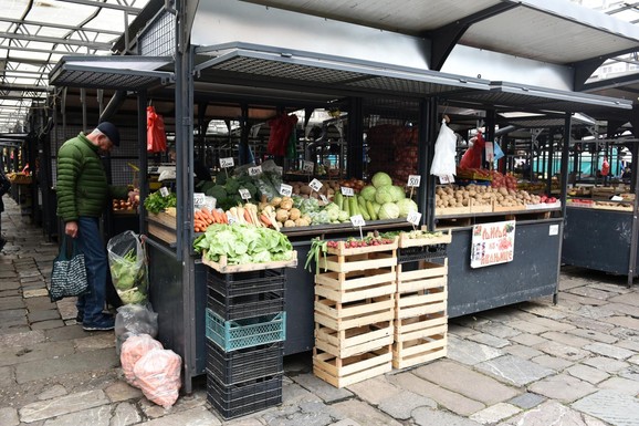 Poreska uprava: Pijačni prodavci izuzeti od obavezne fiskalizacije do kraja 2026. godine