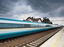 Samorządy wolą kupować pociągi, niż remontować tory