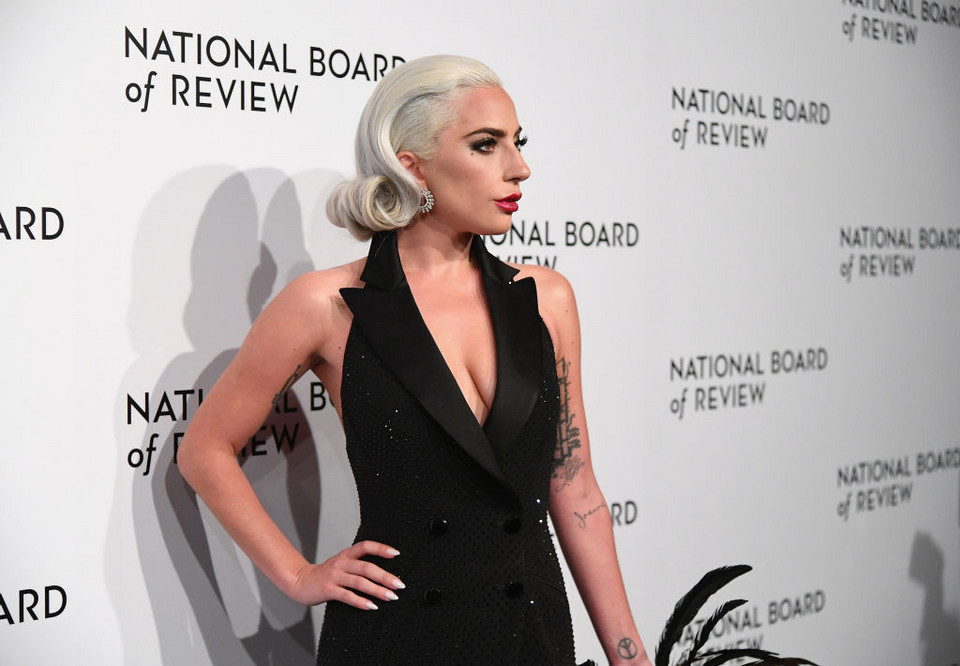  Lady Gaga na gali National Board Of Review. Wyglądała zjawiskowo!