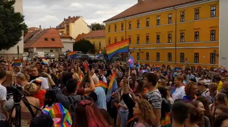 Közel kétezren jelentek meg a pécsi pride-on / Fotó: Northfoto