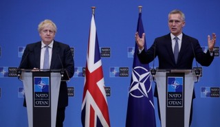 Stoltenberg: Rosja musi wybrać między rozwiązaniem dyplomatycznym a sankcjami gospodarczymi