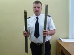 Brutalne dziewczyny chciały walczyć na kije