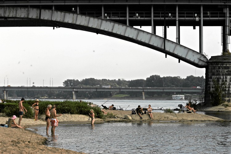 Pracujesz na lądzie, wypoczywaj nad wodą. Miejska plaża w Warszawie
