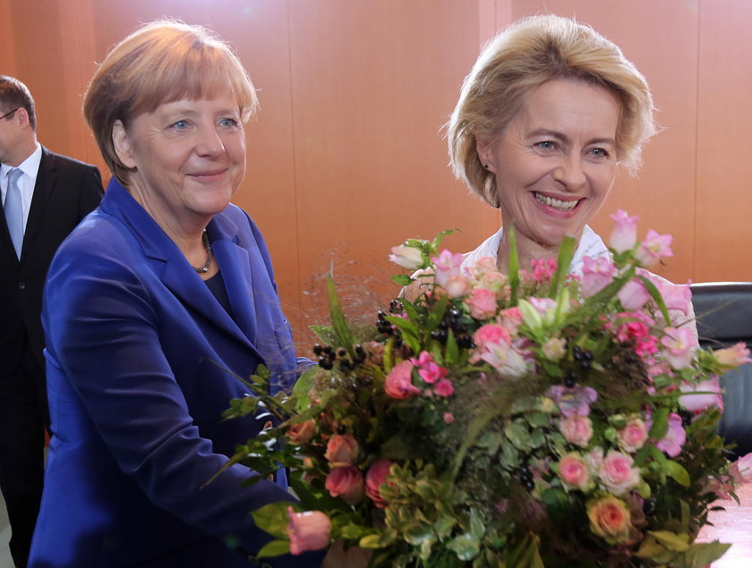 Ursula von der Leyen z Angelą Merkel