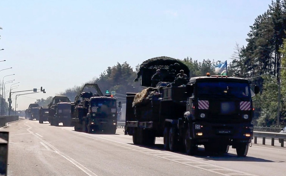 Rosja rozmieszcza sprzęt wojskowy w Kursku