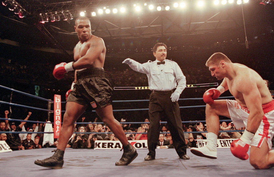 Mike Tyson w pojedynku z Andrzejem Golotą