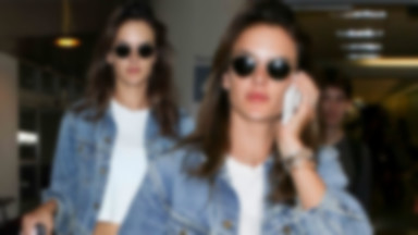 Alessandra Ambrosio odsłoniła brzuch na lotnisku w Los Angeles. Jak wypadła?