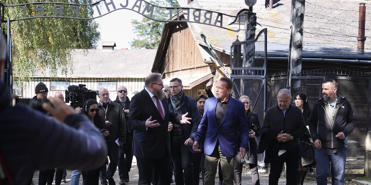 Arnold Schwarzenegger w Auschwitz.