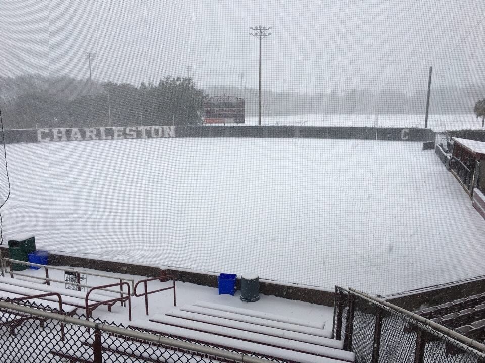 epa06416774 - USA WEATHER SNOWFALL (Southern snowfall in Charleston, South Carolina, USA)