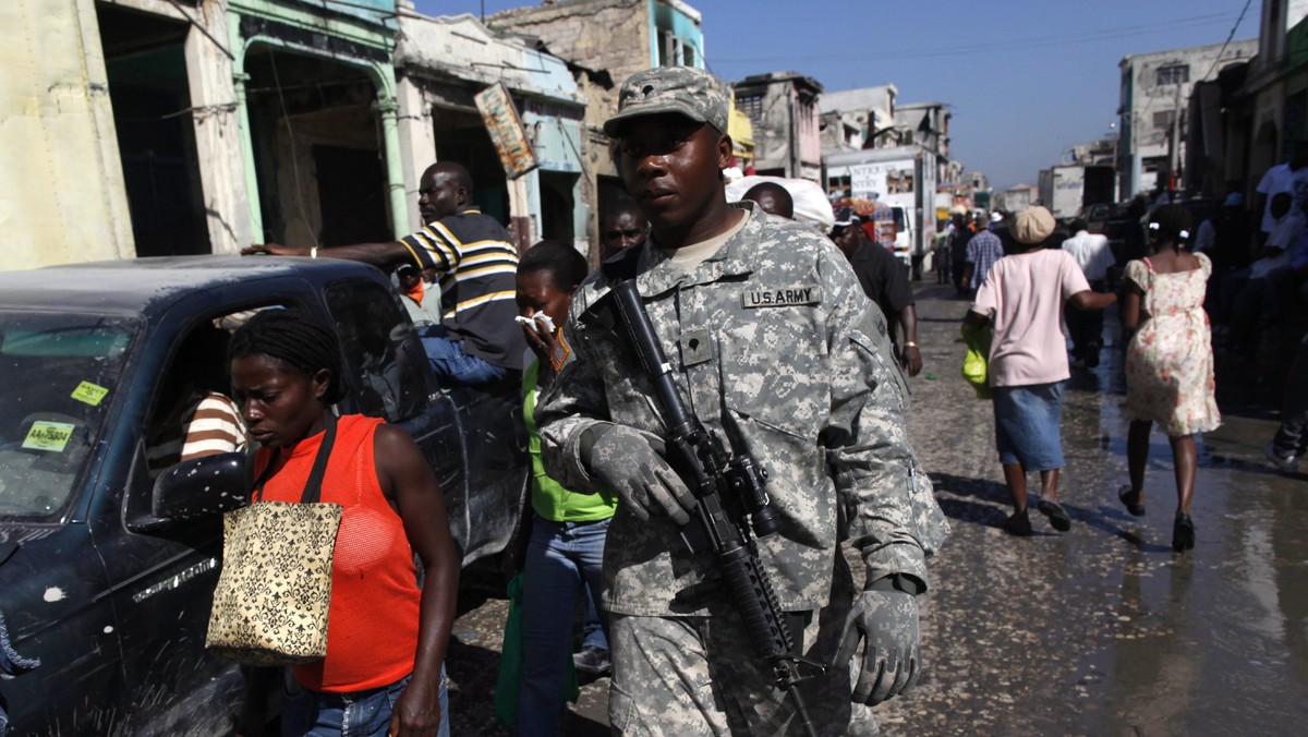 Trzęsienie ziemi na Haiti zabiło ponad 100 tysięcy osób. Bardzo wiele dzieci straciło jednego lub oboje rodziców, bardzo wiele rodziców straciło swoje dzieci. Jednak podczas takich tragedii dzieci często zostają rozdzielone z bliskimi, którzy później desperacko poszukują zaginionych dzieci. W związku z  tym UNICEF apeluje o dużą rozwagę i ostrzega przed falą przyspieszonych i przeprowadzonych często poza prawem adopcji dzieci z Haiti.