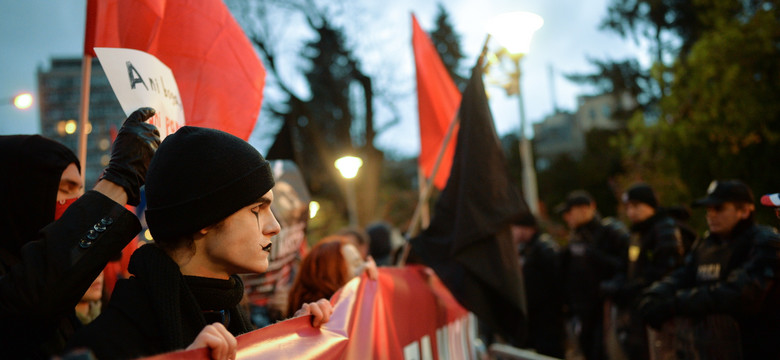 Brakujące ogniwo, bez którego w Warszawie nie będzie Budapesztu. Wstrzymuje je... PiS