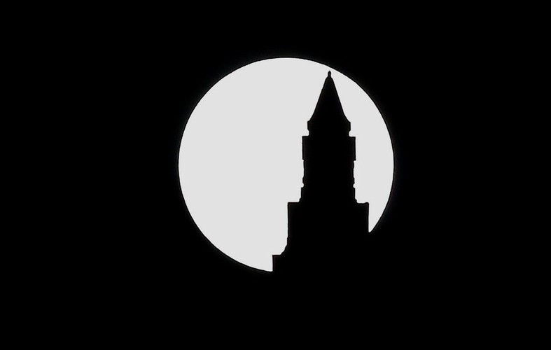 Zaćmienie Księżyca widoczne nad Bogotą w Kolumbii